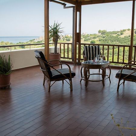 Alexandra Villa Stalós Екстериор снимка