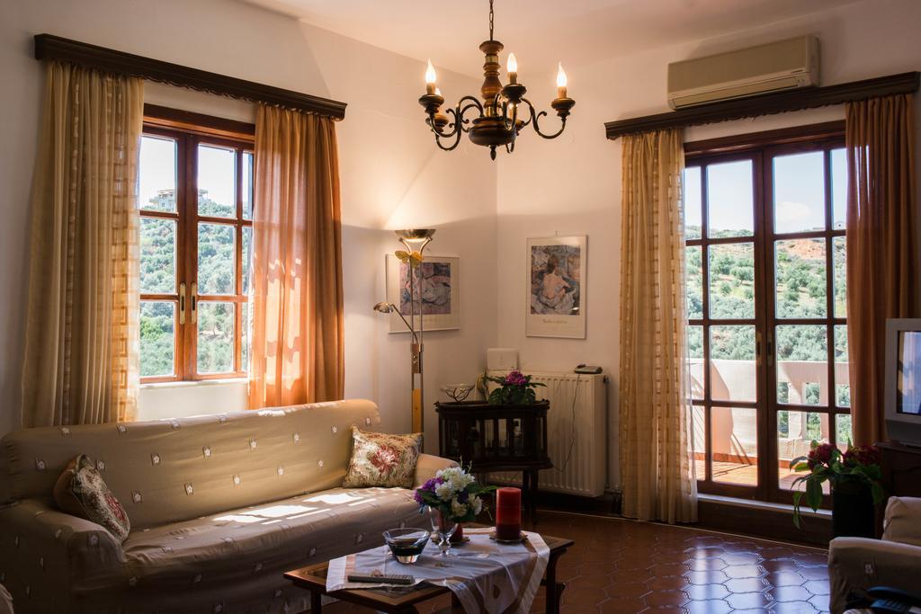 Alexandra Villa Stalós Екстериор снимка
