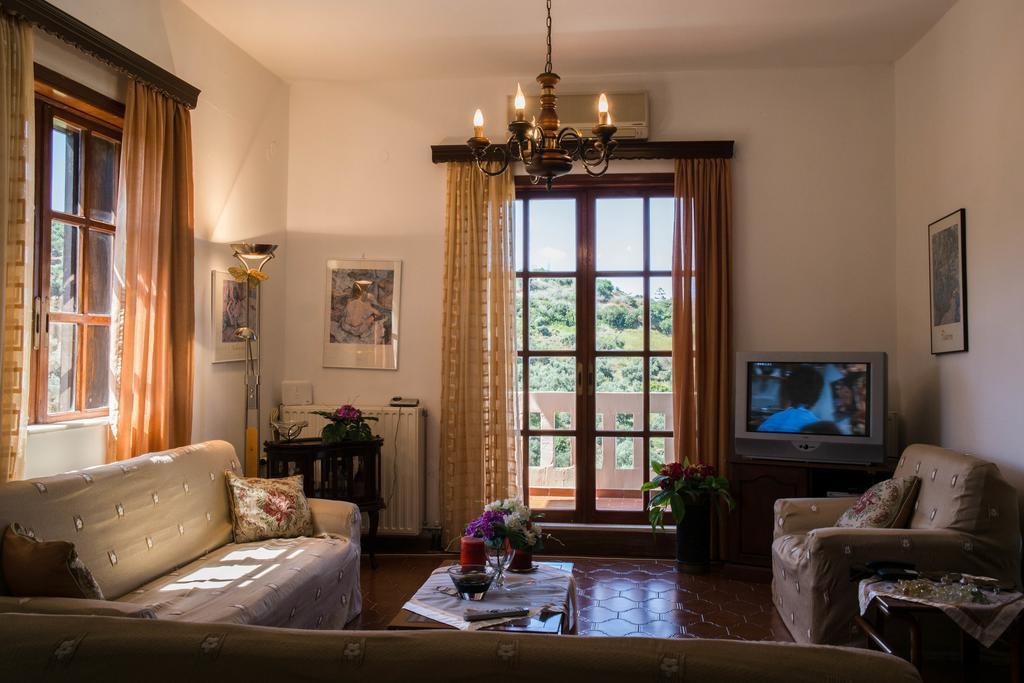 Alexandra Villa Stalós Екстериор снимка