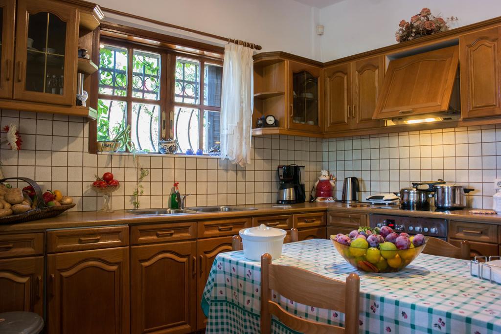 Alexandra Villa Stalós Екстериор снимка