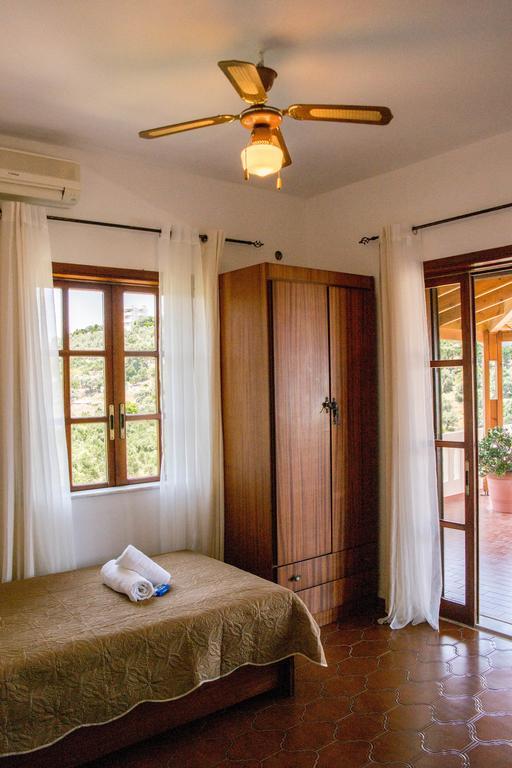 Alexandra Villa Stalós Екстериор снимка